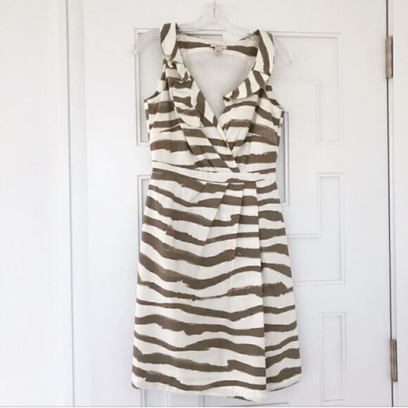 Banana Republic Zebra Print Cotton Dress with Ruffled V Neck NWT - Picture 3 of 11